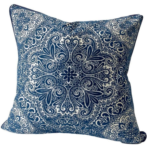 medallion-blue-and-white-pillows