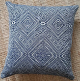 diamond-pattern-blue-throw-pillow